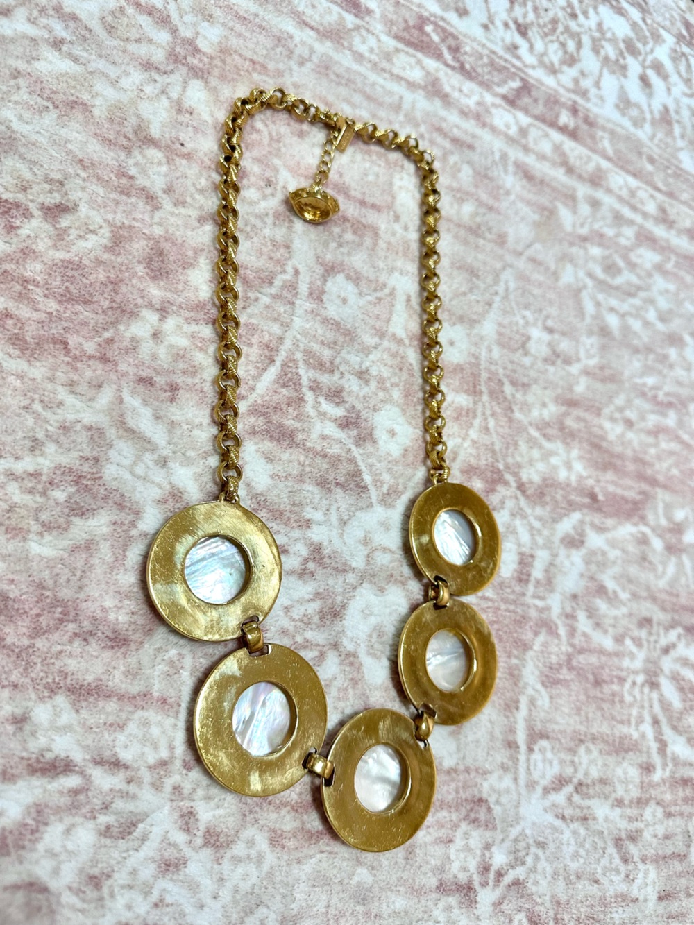 KATE SPADE ♠️ Mother Of Pearl “All Aboard” Necklace - Picture 6 of 9
